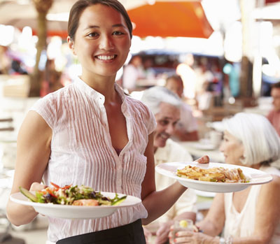 Mulling-restaurant-waitress